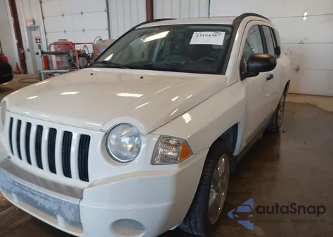 2008 Jeep Compass Limited z USA, uszkodzony, nr VIN 1J8FF57W68D512830